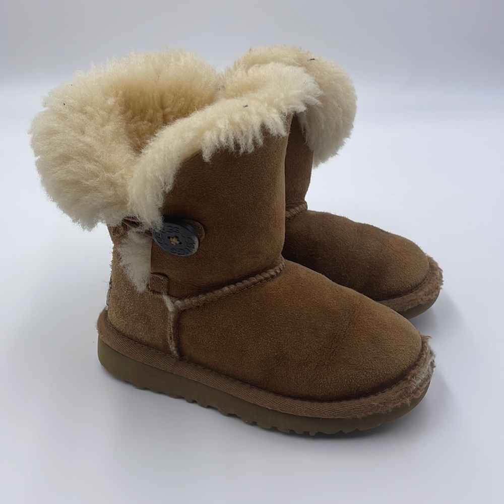 Ugg size 9 Button Boots